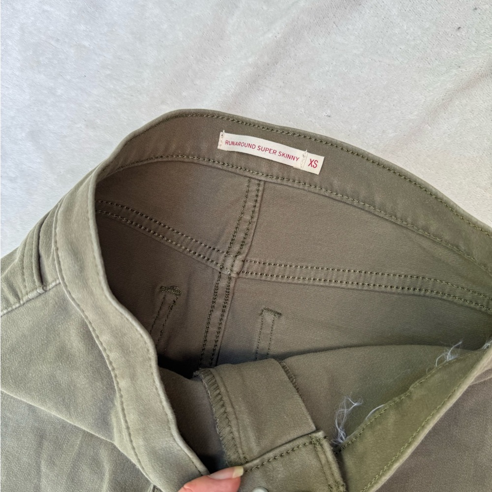 Levi's Women’s Olive Green Runaround Super Skinny High Rise Jeans Women XS - Picture 8 of 11
